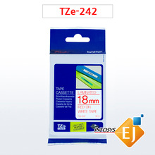 tze-242, 흰색바탕 빨강글씨